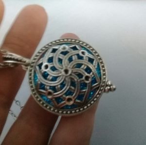 Aromatherapy celtic design necklace